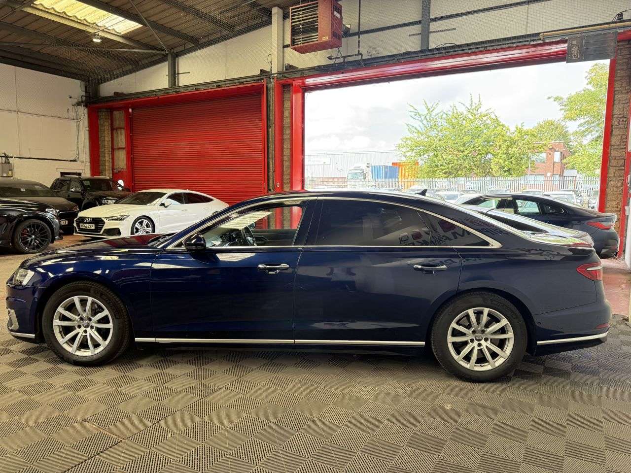 2018 AUDI A8 2018 AUDI A8
