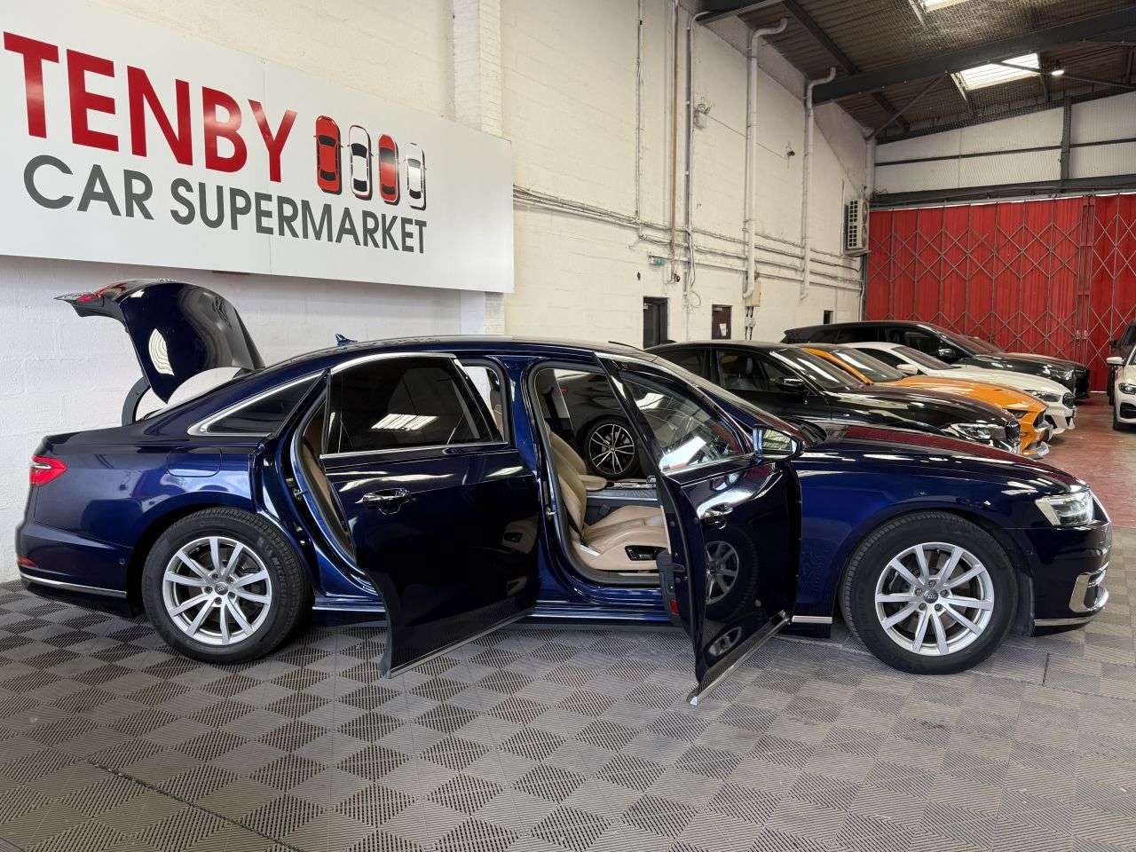 2018 AUDI A8 2018 AUDI A8