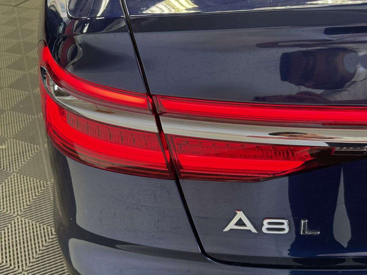2018 AUDI A8 2018 AUDI A8