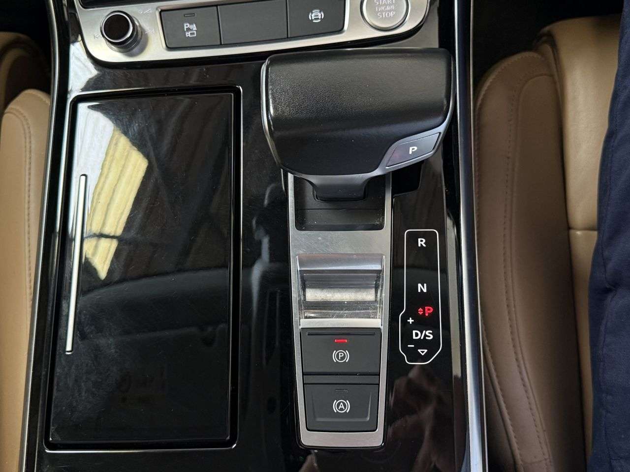 2018 AUDI A8 2018 AUDI A8