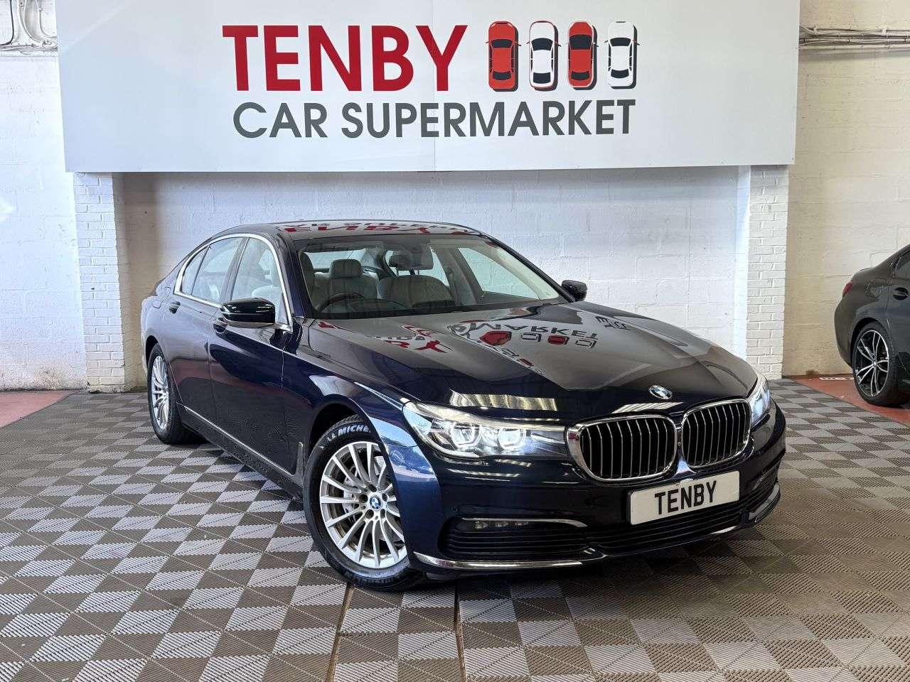 A 2017 BMW 7 SERIES 3.0 730d Saloon 4dr Diesel Auto Euro 6 (s/s) (265 ps) 360 CAM+F&R HTD SEATS A 2017 BMW 7 SERIES 3.0 730d Saloon 4dr Diesel Auto Euro 6 (s/s) (265 ps) 360 CAM+F&R HTD SEATS