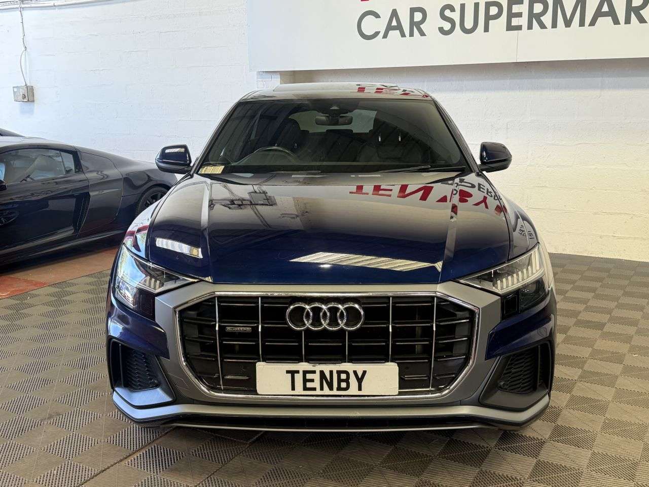 A 2018 AUDI Q8 3.0 TDI V6 50 S line SUV 5dr Diesel Tiptronic quattro Euro 6 (s/s) (286 ps) A 2018 AUDI Q8 3.0 TDI V6 50 S line SUV 5dr Diesel Tiptronic quattro Euro 6 (s/s) (286 ps)