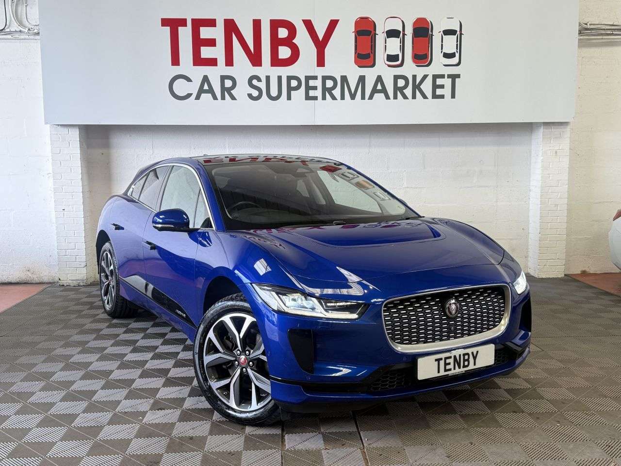 A 2021 JAGUAR I-PACE 400 90kWh HSE SUV 5dr Electric Auto 4WD (400 ps) MERIDIAN+CARPLAY+FIXED GLA A 2021 JAGUAR I-PACE 400 90kWh HSE SUV 5dr Electric Auto 4WD (400 ps) MERIDIAN+CARPLAY+FIXED GLA