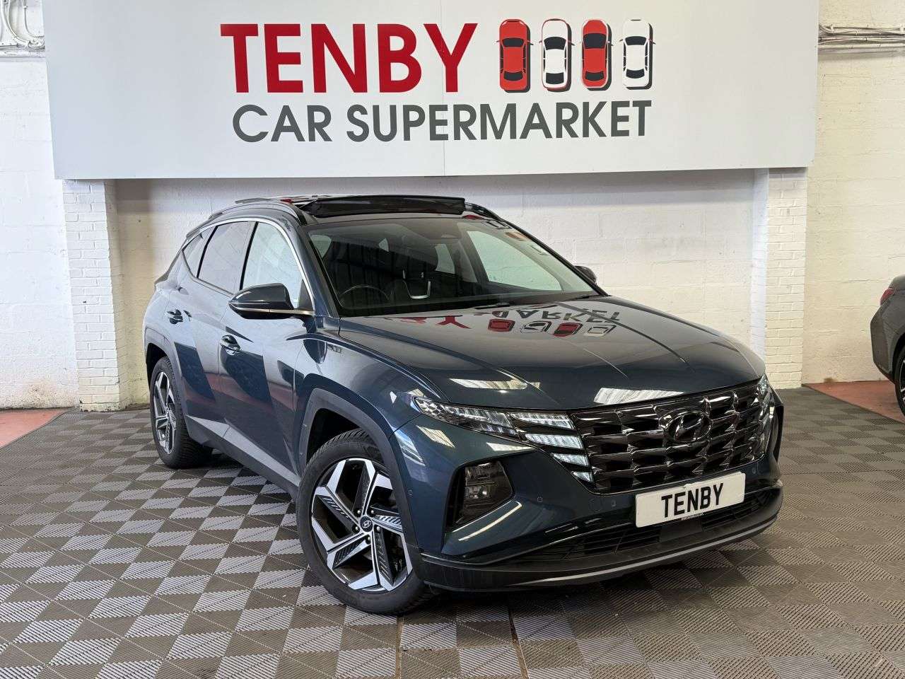 A 2021 HYUNDAI TUCSON 1.6 h T-GDi Ultimate SUV 5dr Petrol Hybrid Auto Euro 6 (s/s) (230 ps) DIGI A 2021 HYUNDAI TUCSON 1.6 h T-GDi Ultimate SUV 5dr Petrol Hybrid Auto Euro 6 (s/s) (230 ps) DIGI