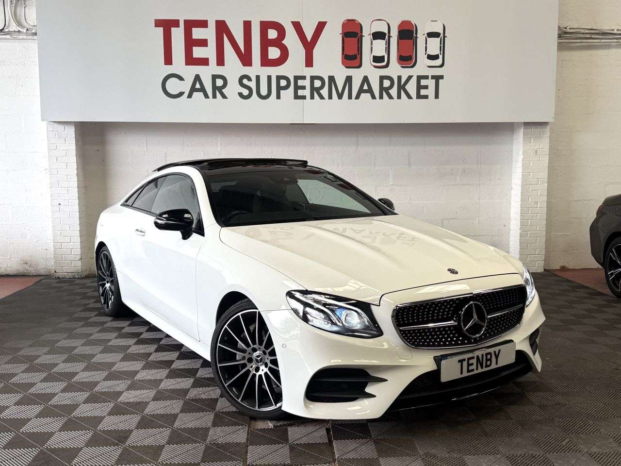 A 2018 MERCEDES-BENZ E CLASS 2.0 E220d AMG Line (Premium Plus) Coupe 2dr Diesel G-Tronic+ Euro 6 (s/s) ( A 2018 MERCEDES-BENZ E CLASS 2.0 E220d AMG Line (Premium Plus) Coupe 2dr Diesel G-Tronic+ Euro 6 (s/s) (