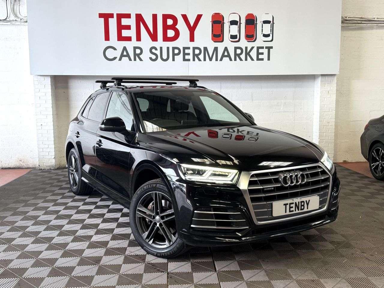 A 2017 AUDI Q5 2.0 TDI S line SUV 5dr Diesel S Tronic quattro Euro 6 (s/s) (190 ps) DIGI D A 2017 AUDI Q5 2.0 TDI S line SUV 5dr Diesel S Tronic quattro Euro 6 (s/s) (190 ps) DIGI D