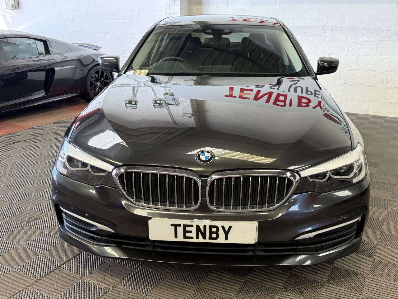 A 2019 BMW 5 SERIES 2.0 520d SE Saloon 4dr Diesel Auto Euro 6 (s/s) (190 ps) A 2019 BMW 5 SERIES 2.0 520d SE Saloon 4dr Diesel Auto Euro 6 (s/s) (190 ps)