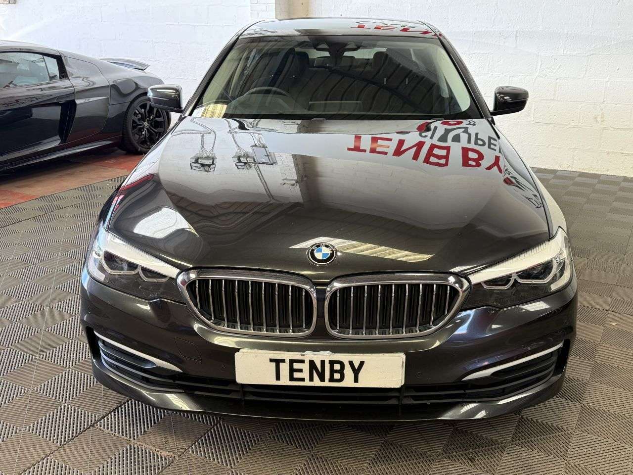 A 2019 BMW 5 SERIES 2.0 520d SE Saloon 4dr Diesel Auto Euro 6 (s/s) (190 ps) A 2019 BMW 5 SERIES 2.0 520d SE Saloon 4dr Diesel Auto Euro 6 (s/s) (190 ps)