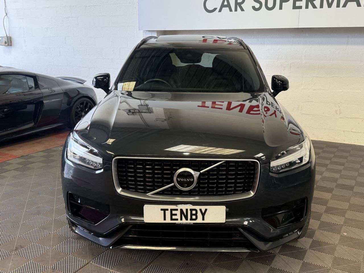 A 2019 VOLVO XC90 2.0 B5 MHEV R-Design SUV 5dr Diesel Hybrid Auto 4WD Euro 6 (s/s) (235 ps) A 2019 VOLVO XC90 2.0 B5 MHEV R-Design SUV 5dr Diesel Hybrid Auto 4WD Euro 6 (s/s) (235 ps)