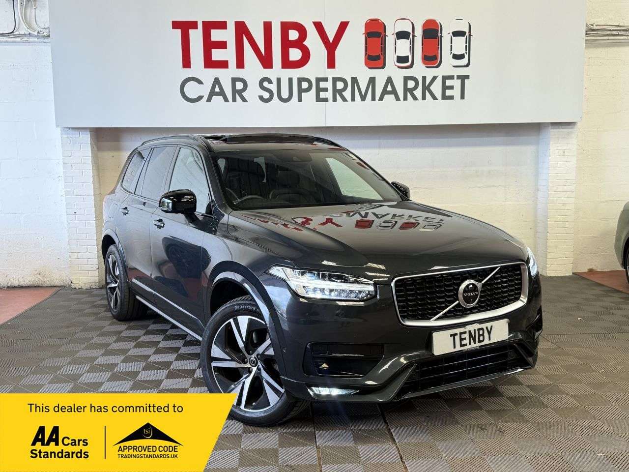 A 2019 VOLVO XC90 2.0 B5 MHEV R-Design SUV 5dr Diesel Hybrid Auto 4WD Euro 6 (s/s) (235 ps) P A 2019 VOLVO XC90 2.0 B5 MHEV R-Design SUV 5dr Diesel Hybrid Auto 4WD Euro 6 (s/s) (235 ps) P