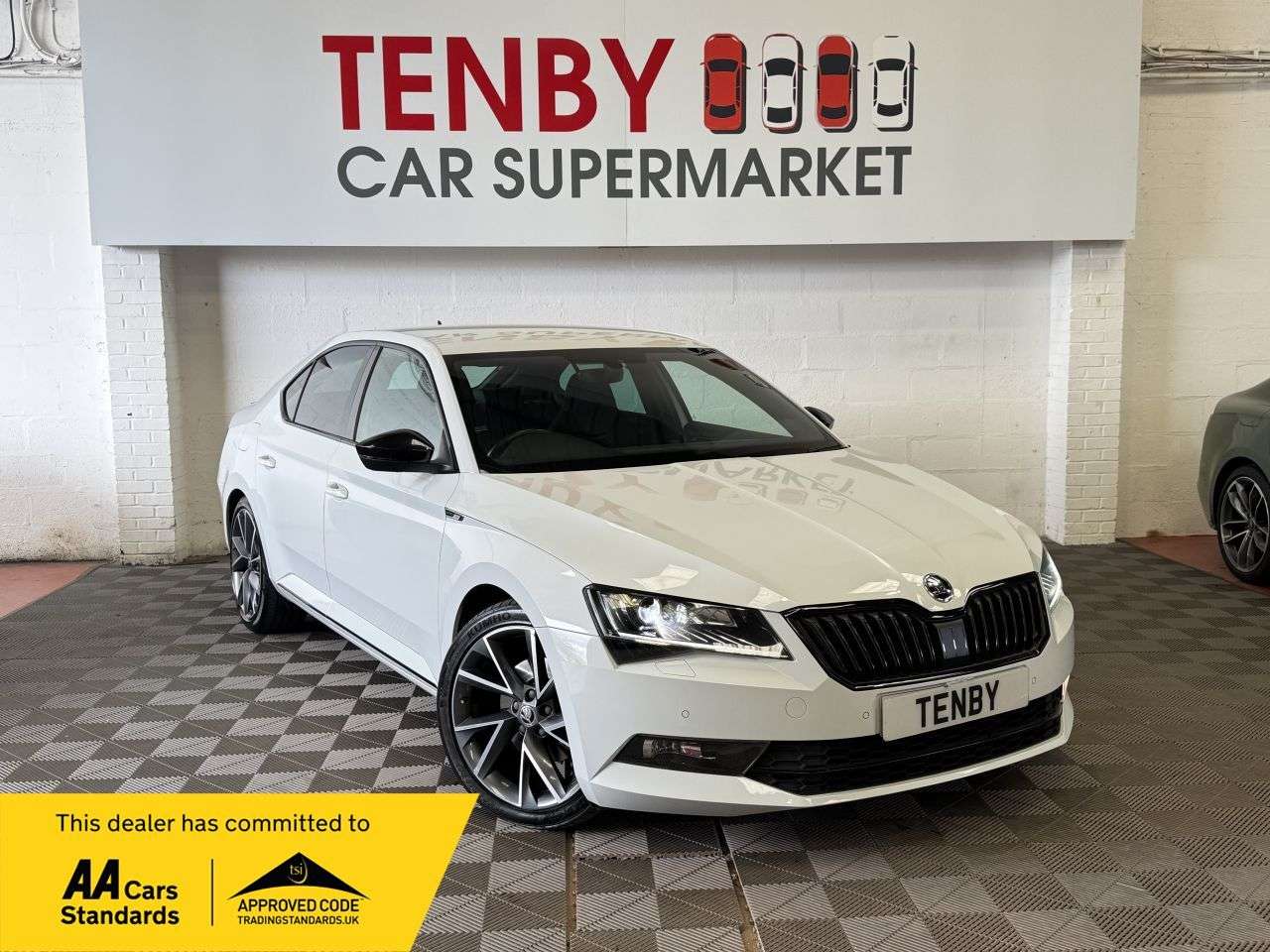 A 2018 SKODA SUPERB 2.0 TDI SportLine Hatchback 5dr Diesel DSG Euro 6 (s/s) (150 ps) ALCANTARA A 2018 SKODA SUPERB 2.0 TDI SportLine Hatchback 5dr Diesel DSG Euro 6 (s/s) (150 ps) ALCANTARA