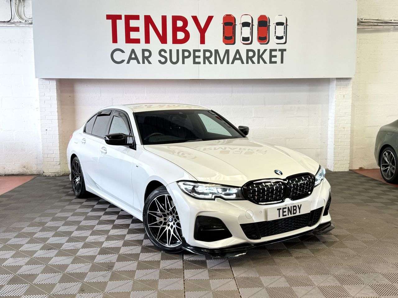 A 2019 BMW 3 SERIES 2.0 330e 12kWh M Sport Saloon 4dr Petrol Plug-in Hybrid Auto Euro 6 (s/s) ( A 2019 BMW 3 SERIES 2.0 330e 12kWh M Sport Saloon 4dr Petrol Plug-in Hybrid Auto Euro 6 (s/s) (