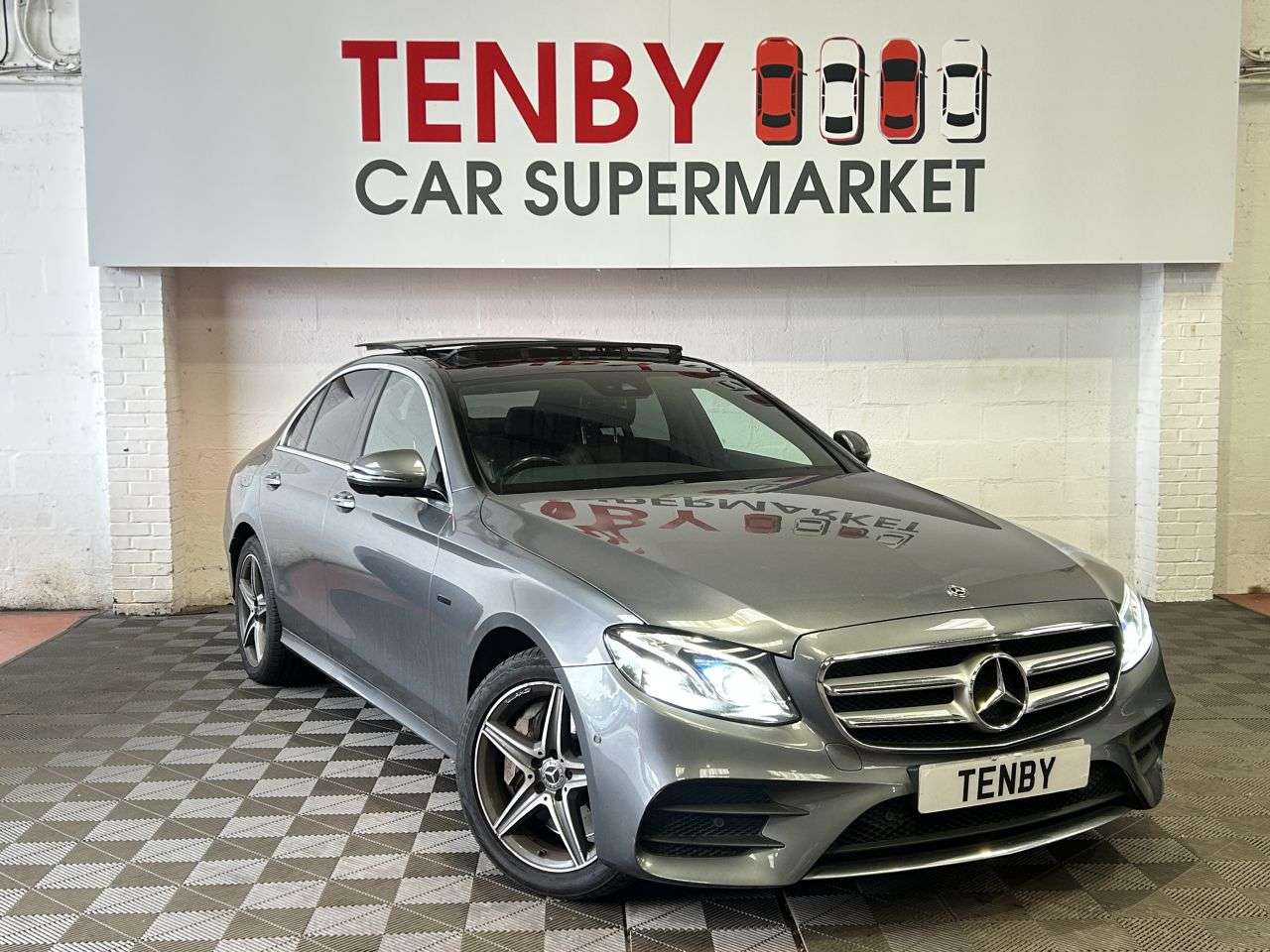 A 2019 MERCEDES-BENZ E CLASS 2.0 E300de 13.5kWh AMG Line (Premium Plus) Saloon 4dr Diesel Plug-in Hybrid A 2019 MERCEDES-BENZ E CLASS 2.0 E300de 13.5kWh AMG Line (Premium Plus) Saloon 4dr Diesel Plug-in Hybrid