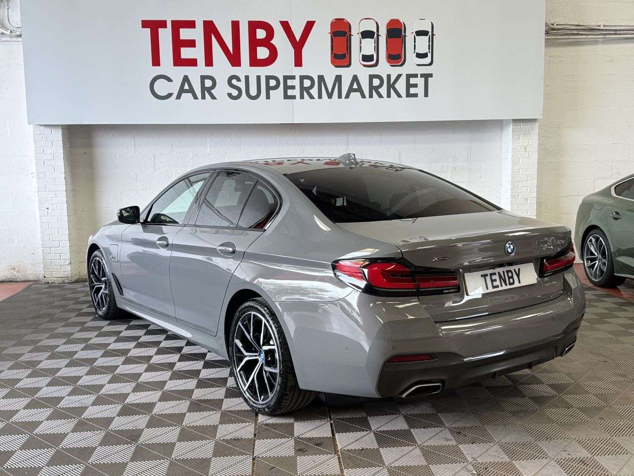 2021 BMW 5 SERIES 2021 BMW 5 SERIES