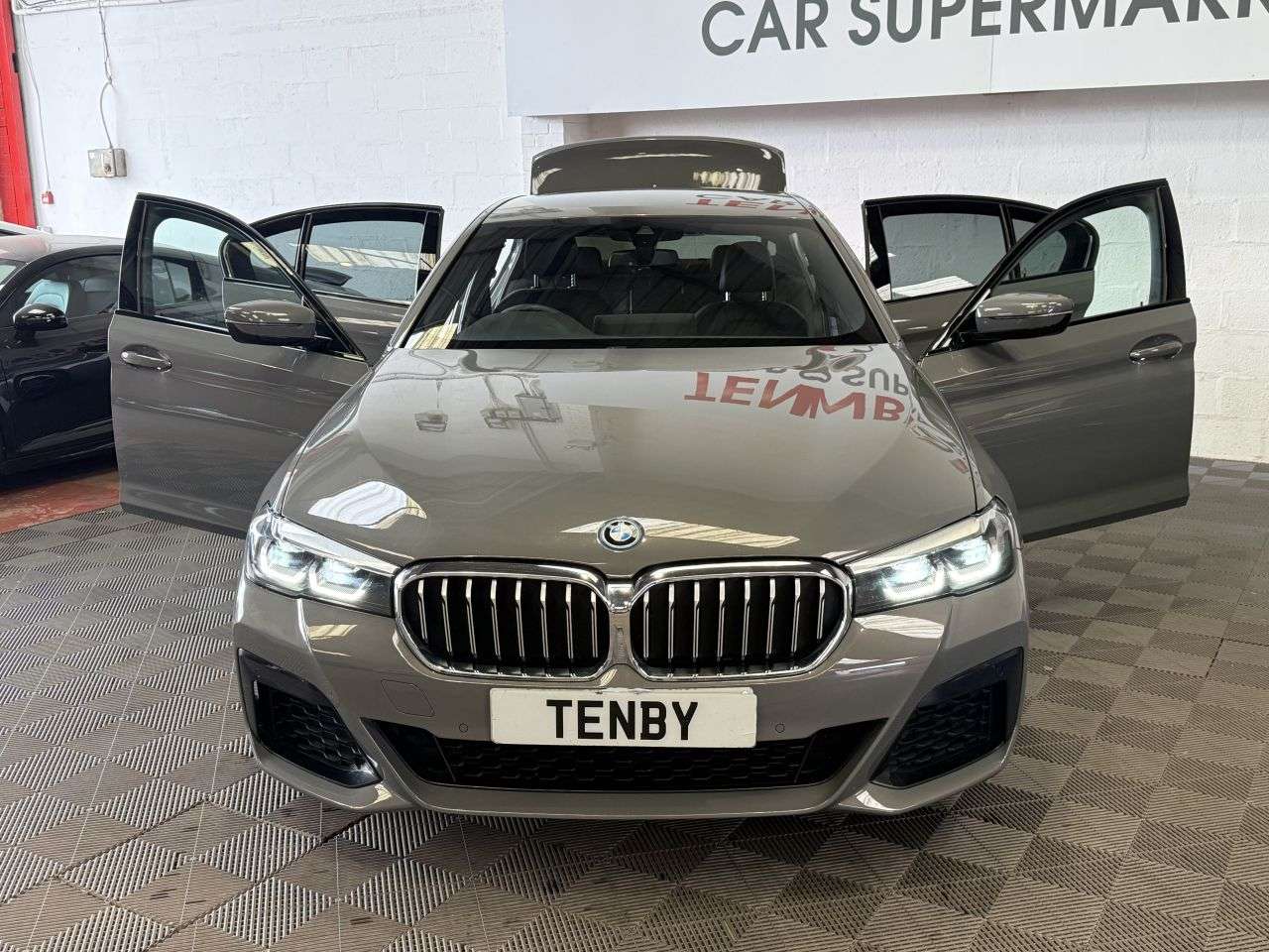 2021 BMW 5 SERIES 2021 BMW 5 SERIES