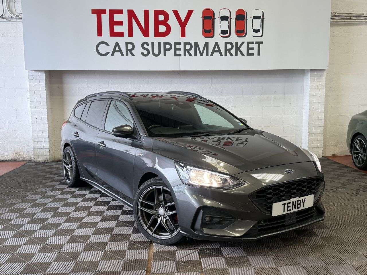 A 2019 FORD FOCUS 2.0 EcoBlue ST-Line X Estate 5dr Diesel Auto Euro 6 (s/s) (150 ps) 18"ALLOY A 2019 FORD FOCUS 2.0 EcoBlue ST-Line X Estate 5dr Diesel Auto Euro 6 (s/s) (150 ps) 18"ALLOY