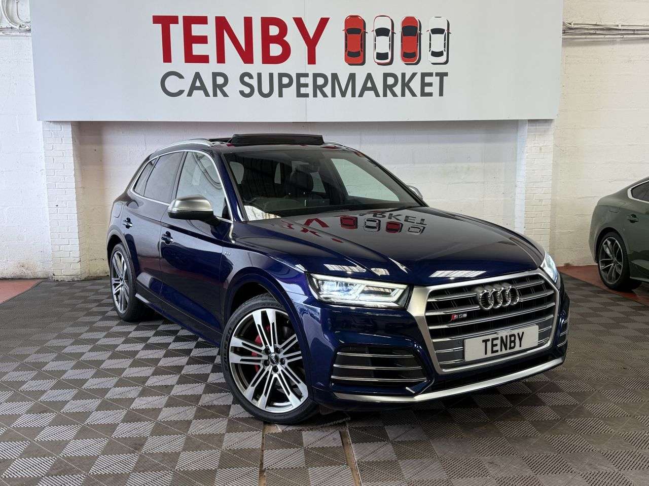 A 2017 AUDI Q5 SQ5 TFSI QUATTRO A 2017 AUDI Q5 SQ5 TFSI QUATTRO
