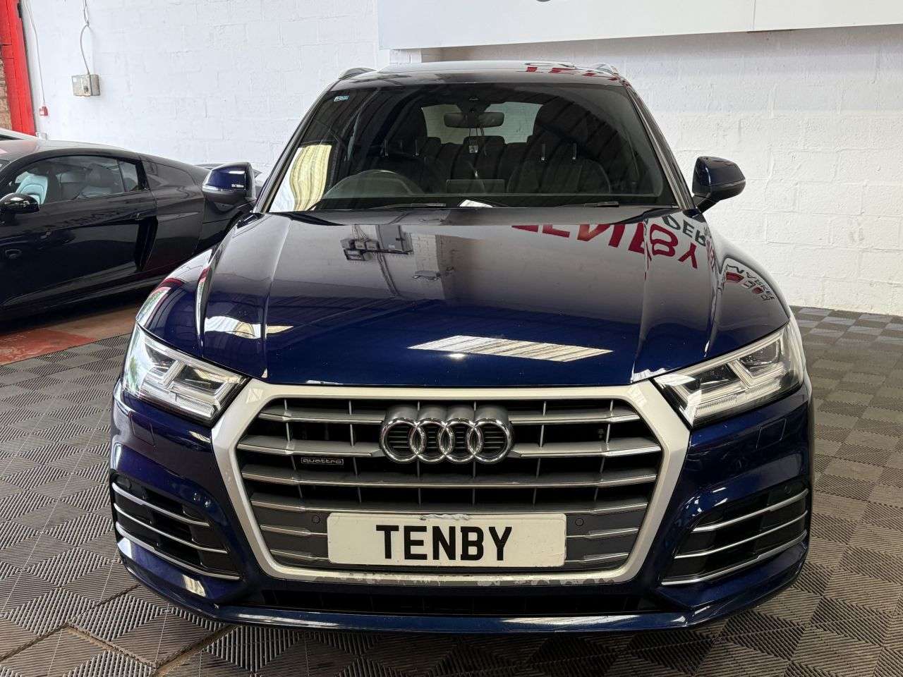 A 2019 AUDI Q5 2.0 TDI 40 S line SUV 5dr Diesel S Tronic quattro Euro 6 (s/s) (190 ps) A 2019 AUDI Q5 2.0 TDI 40 S line SUV 5dr Diesel S Tronic quattro Euro 6 (s/s) (190 ps)
