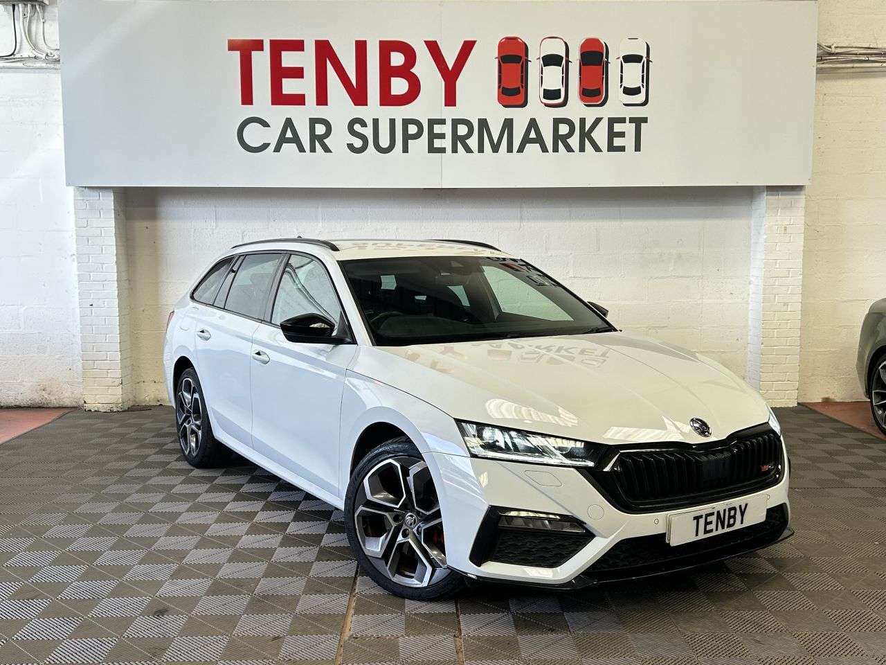 A 2021 SKODA OCTAVIA 1.4 TSI iV 13kWh vRS Estate 5dr Petrol Plug-in Hybrid DSG Euro 6 (s/s) (245 A 2021 SKODA OCTAVIA 1.4 TSI iV 13kWh vRS Estate 5dr Petrol Plug-in Hybrid DSG Euro 6 (s/s) (245