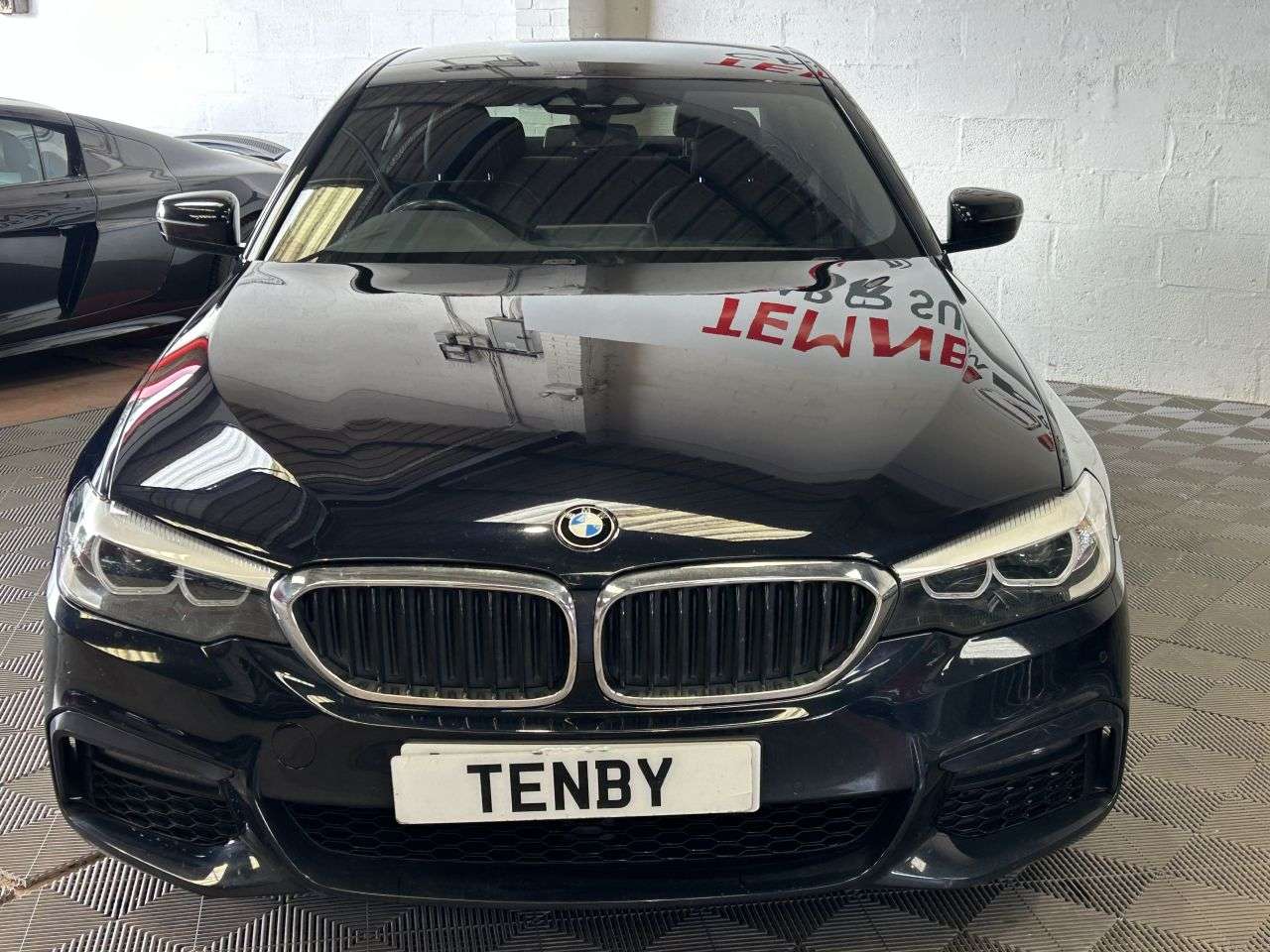 A 2018 BMW 5 SERIES 2.0 520d M Sport Saloon 4dr Diesel Auto Euro 6 (s/s) (190 ps) A 2018 BMW 5 SERIES 2.0 520d M Sport Saloon 4dr Diesel Auto Euro 6 (s/s) (190 ps)
