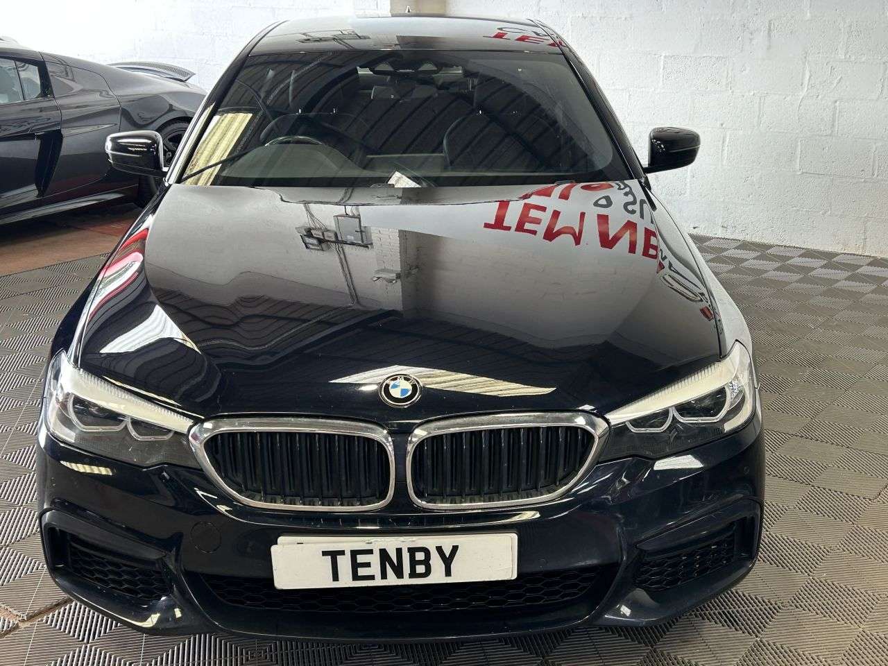 A 2018 BMW 5 SERIES 2.0 520d M Sport Saloon 4dr Diesel Auto Euro 6 (s/s) (190 ps) A 2018 BMW 5 SERIES 2.0 520d M Sport Saloon 4dr Diesel Auto Euro 6 (s/s) (190 ps)