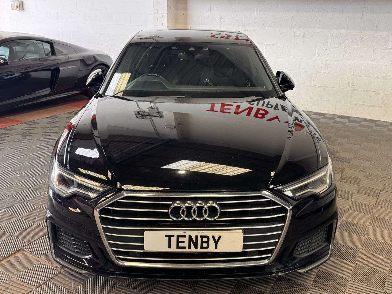A 2018 AUDI A6 SALOON 2.0 TDI 40 S line Saloon 4dr Diesel S Tronic Euro 6 (s/s) (204 ps) A 2018 AUDI A6 SALOON 2.0 TDI 40 S line Saloon 4dr Diesel S Tronic Euro 6 (s/s) (204 ps)