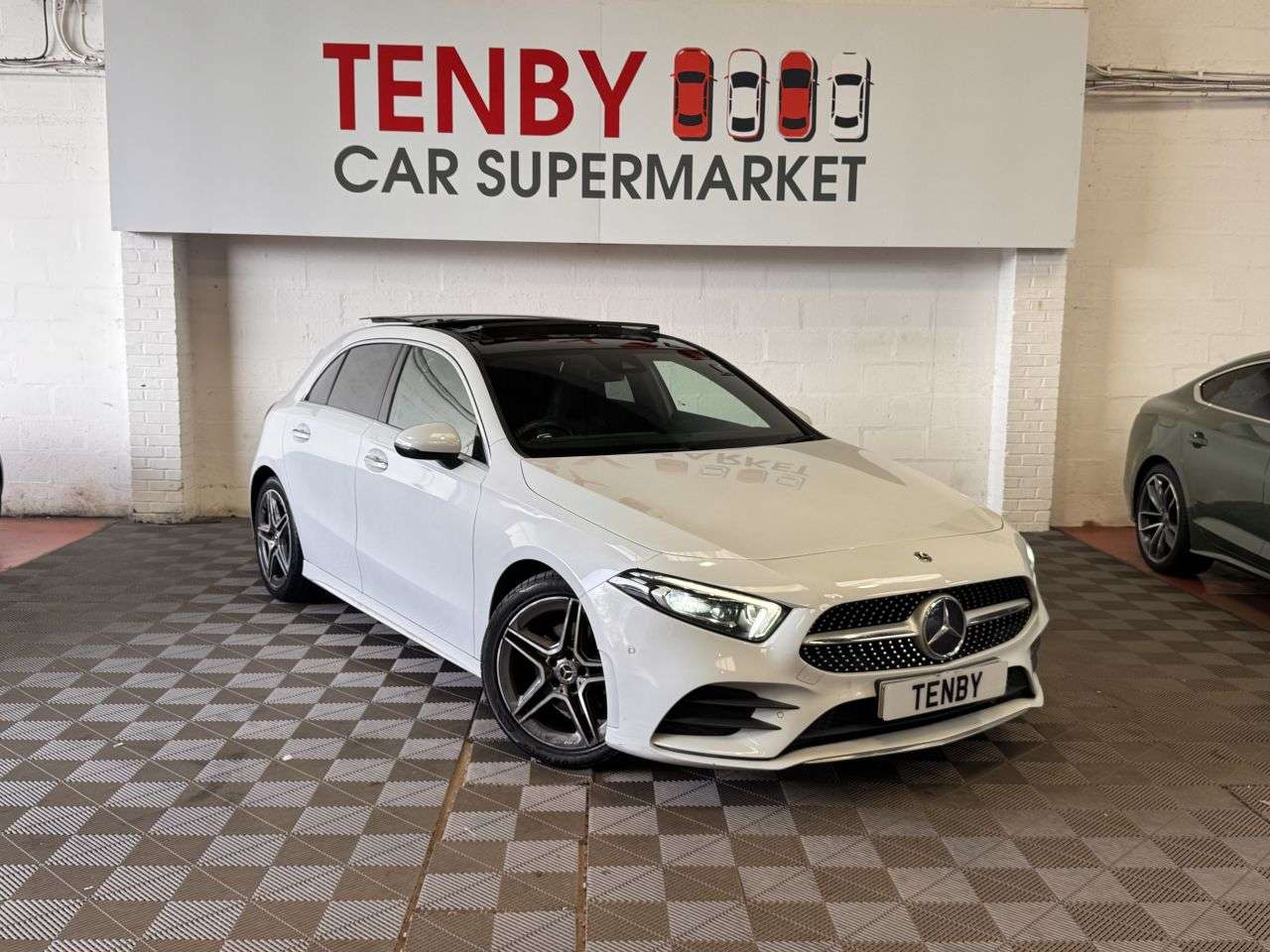 A 2021 MERCEDES-BENZ A CLASS 1.3 A200 AMG Line (Premium Plus 2) Hatchback 5dr Petrol 7G-DCT Euro 6 (s/s) A 2021 MERCEDES-BENZ A CLASS 1.3 A200 AMG Line (Premium Plus 2) Hatchback 5dr Petrol 7G-DCT Euro 6 (s/s)