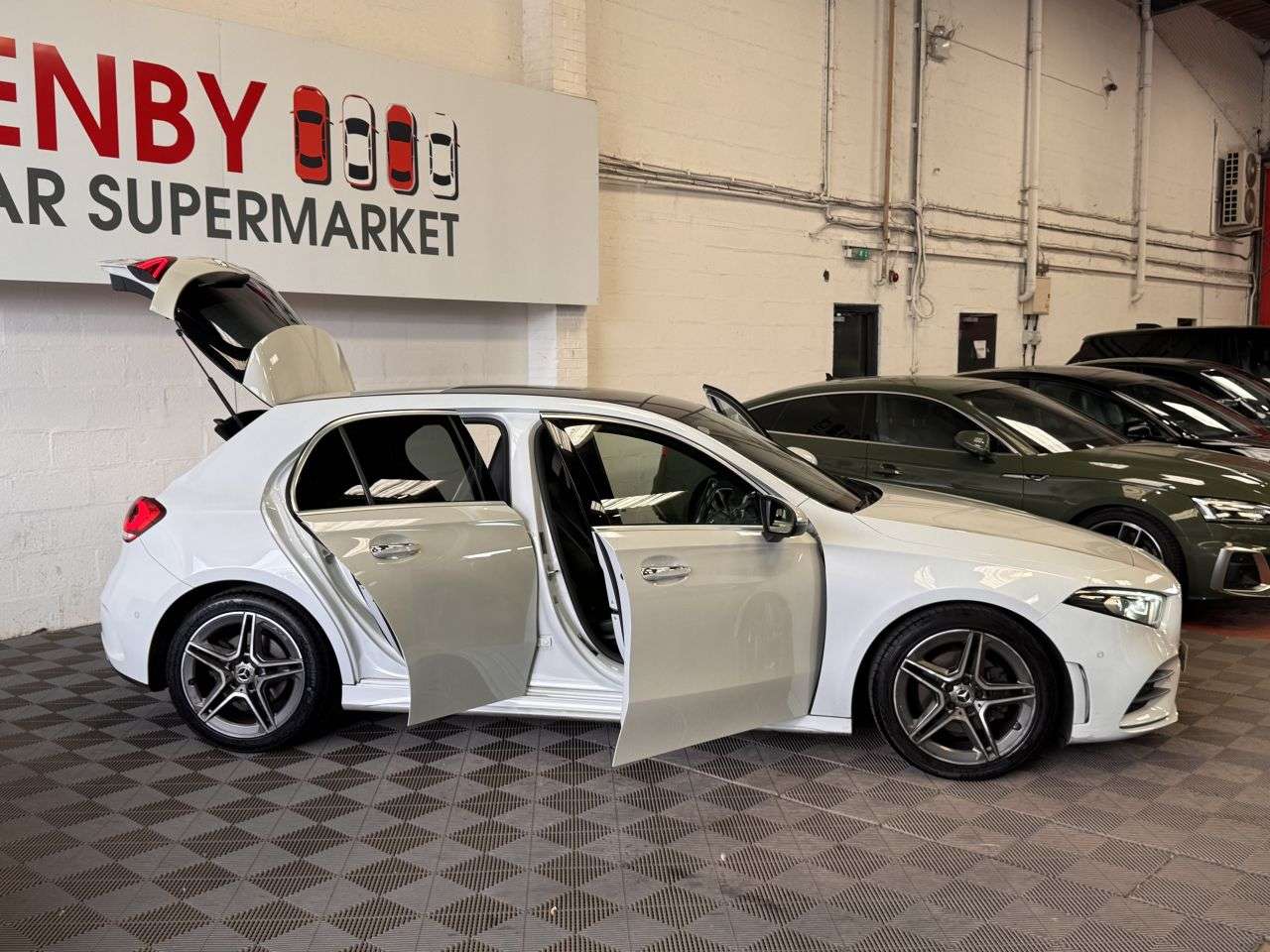 2021 MERCEDES-BENZ A CLASS 2021 MERCEDES-BENZ A CLASS