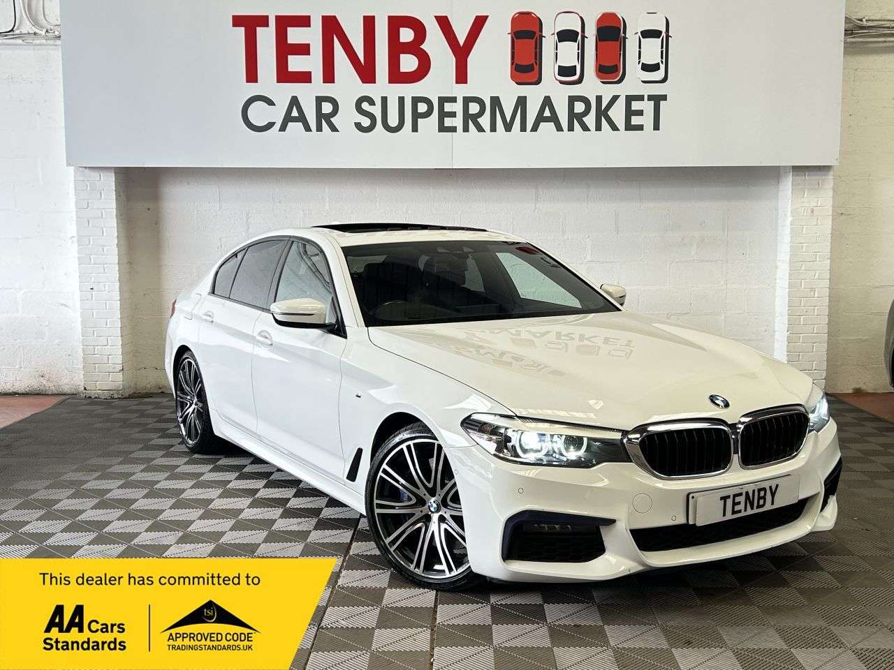 A 2019 BMW 5 SERIES 3.0 540i GPF M Sport Saloon 4dr Petrol Auto xDrive Euro 6 (s/s) (340 ps) CA A 2019 BMW 5 SERIES 3.0 540i GPF M Sport Saloon 4dr Petrol Auto xDrive Euro 6 (s/s) (340 ps) CA