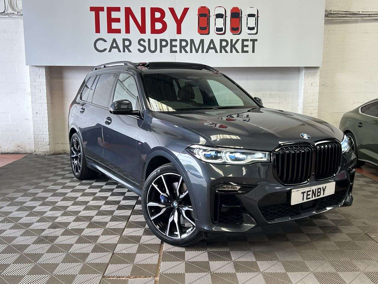 A 2019 BMW X7 3.0 30d M Sport SUV 5dr Diesel Auto xDrive Euro 6 (s/s) (265 ps) 22"ALLOYS+ A 2019 BMW X7 3.0 30d M Sport SUV 5dr Diesel Auto xDrive Euro 6 (s/s) (265 ps) 22"ALLOYS+