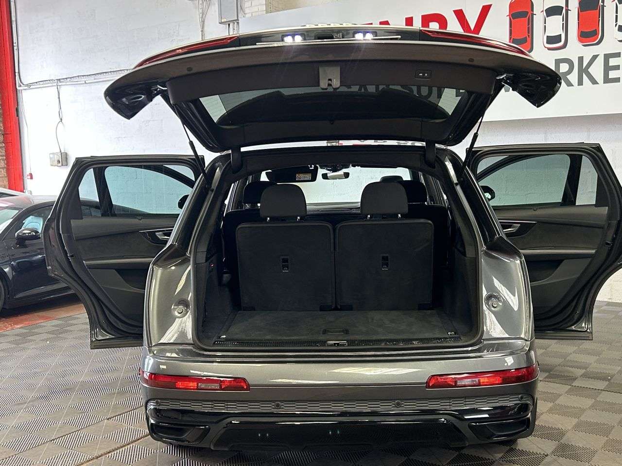 2020 AUDI Q7 2020 AUDI Q7