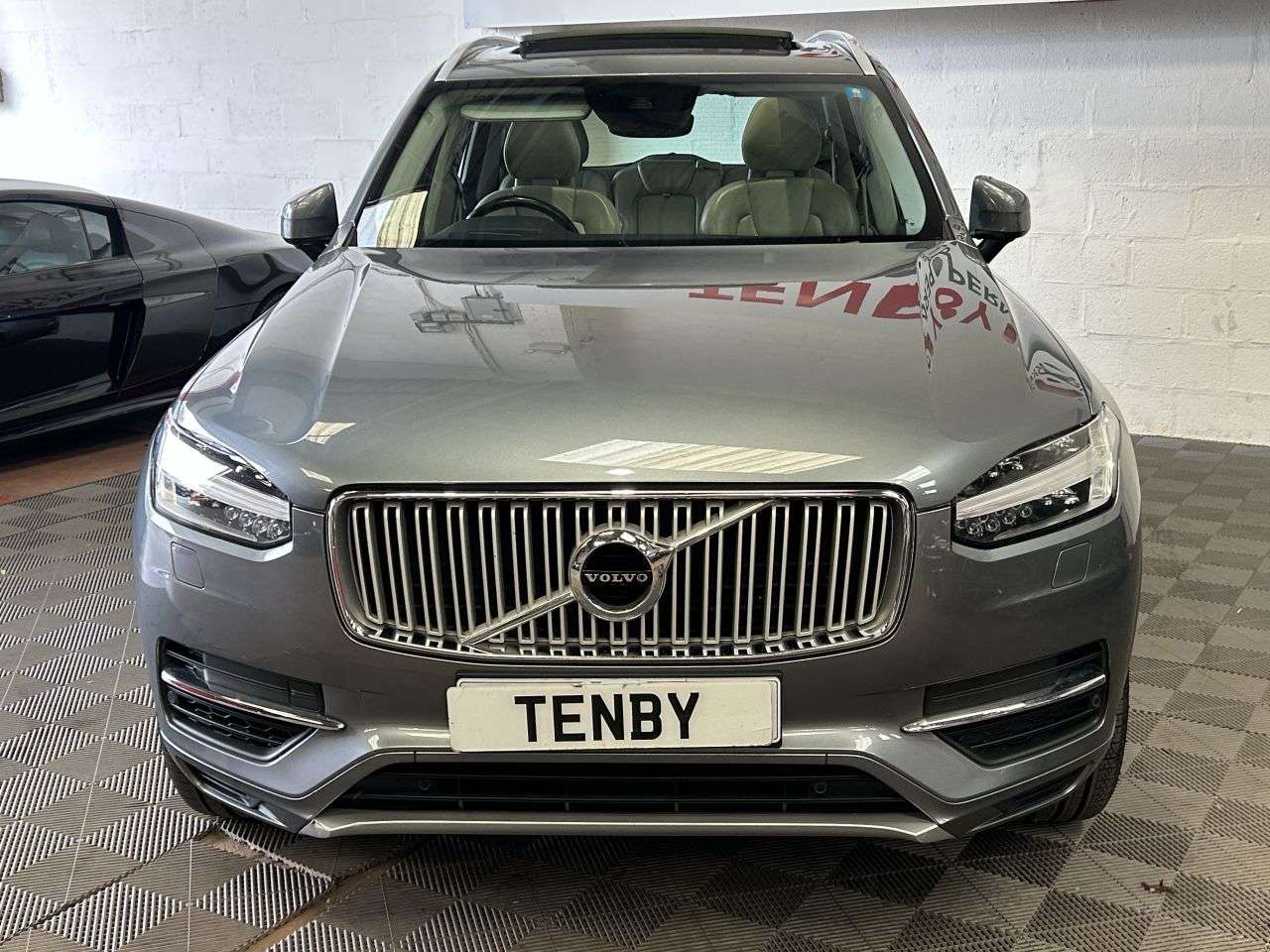 A 2017 VOLVO XC90 2.0h T8 Twin Engine 10.4kWh Inscription Pro SUV 5dr Petrol Plug-in Hybrid A A 2017 VOLVO XC90 2.0h T8 Twin Engine 10.4kWh Inscription Pro SUV 5dr Petrol Plug-in Hybrid A