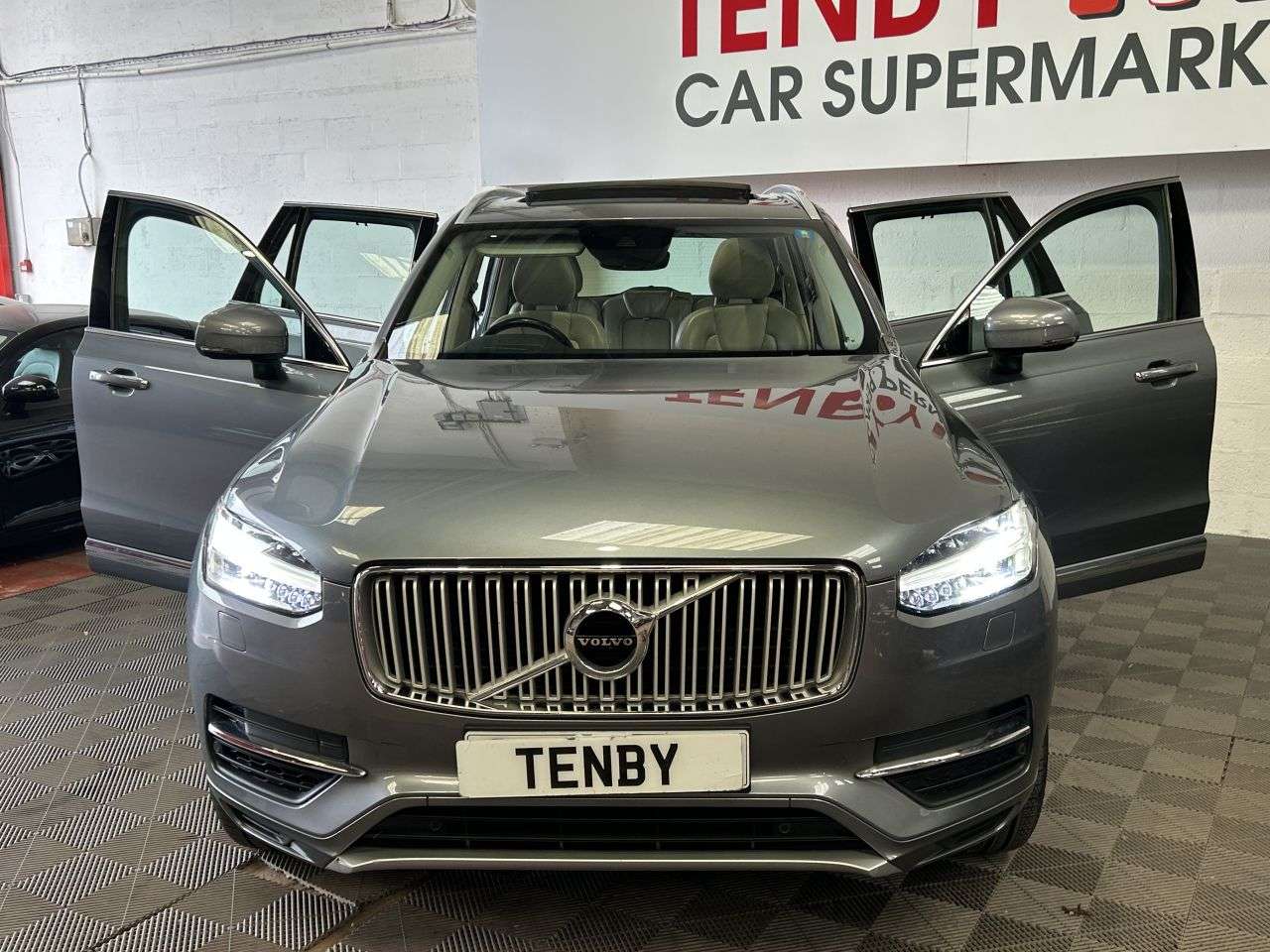 2017 VOLVO XC90 2017 VOLVO XC90