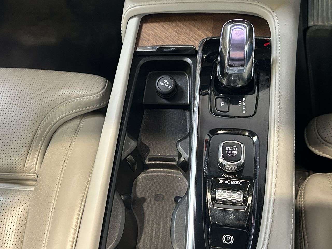 2017 VOLVO XC90 2017 VOLVO XC90
