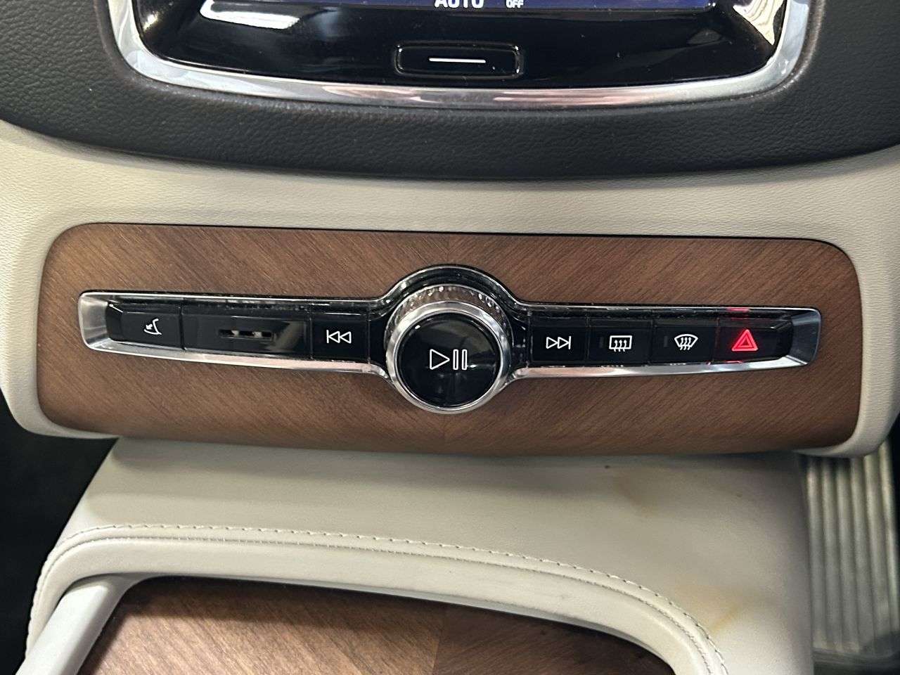 2017 VOLVO XC90 2017 VOLVO XC90