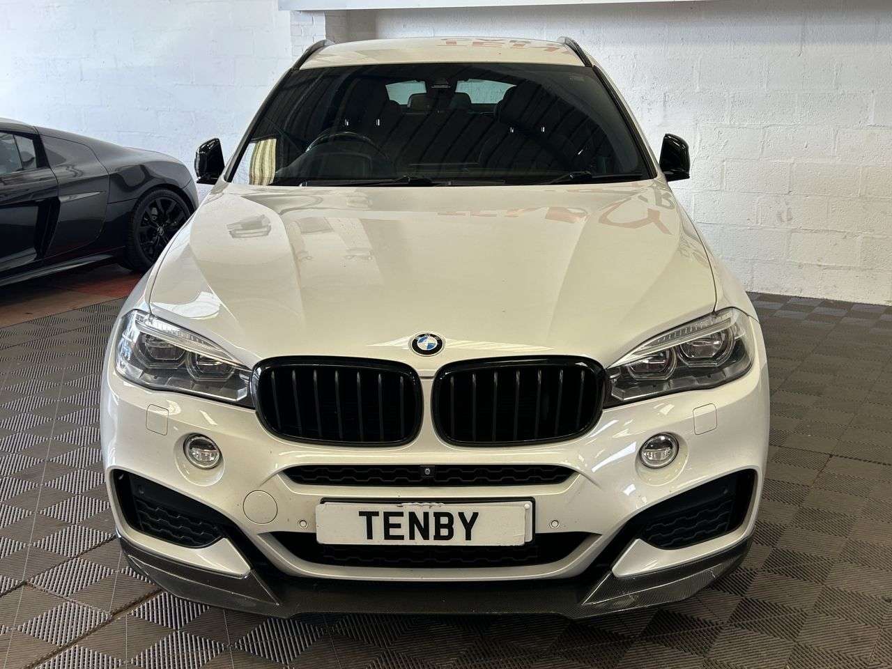 A 2017 BMW X6 3.0 40d M Sport SUV 5dr Diesel Auto xDrive Euro 6 (s/s) (313 ps) MSPORT PLU A 2017 BMW X6 3.0 40d M Sport SUV 5dr Diesel Auto xDrive Euro 6 (s/s) (313 ps) MSPORT PLU