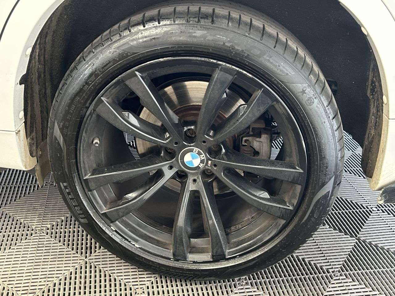 2017 BMW X6 2017 BMW X6