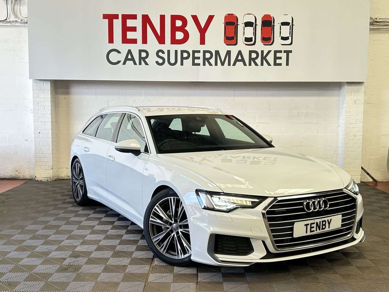 A 2019 AUDI A6 AVANT 2.0 TDI 40 S line Estate 5dr Diesel S Tronic quattro Euro 6 (s/s) (204 ps) A 2019 AUDI A6 AVANT 2.0 TDI 40 S line Estate 5dr Diesel S Tronic quattro Euro 6 (s/s) (204 ps)