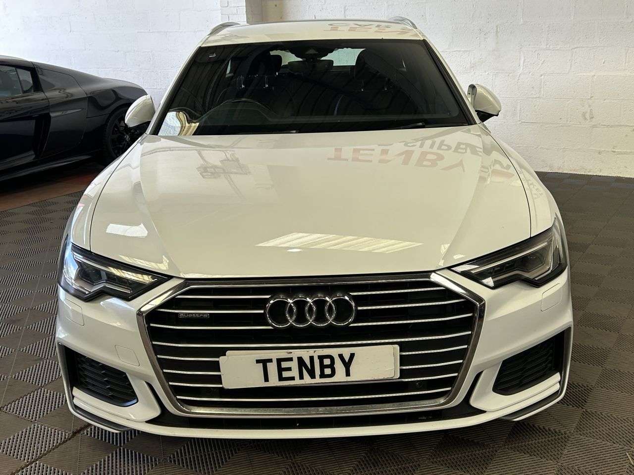 A 2019 AUDI A6 AVANT 2.0 TDI 40 S line Estate 5dr Diesel S Tronic quattro Euro 6 (s/s) (204 ps) A 2019 AUDI A6 AVANT 2.0 TDI 40 S line Estate 5dr Diesel S Tronic quattro Euro 6 (s/s) (204 ps)