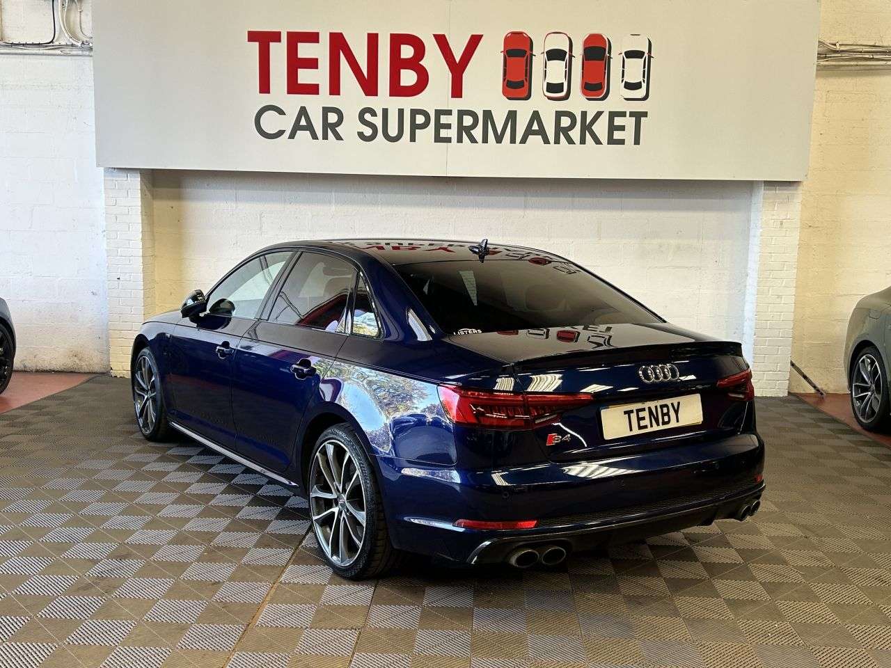 2017 AUDI S4 2017 AUDI S4