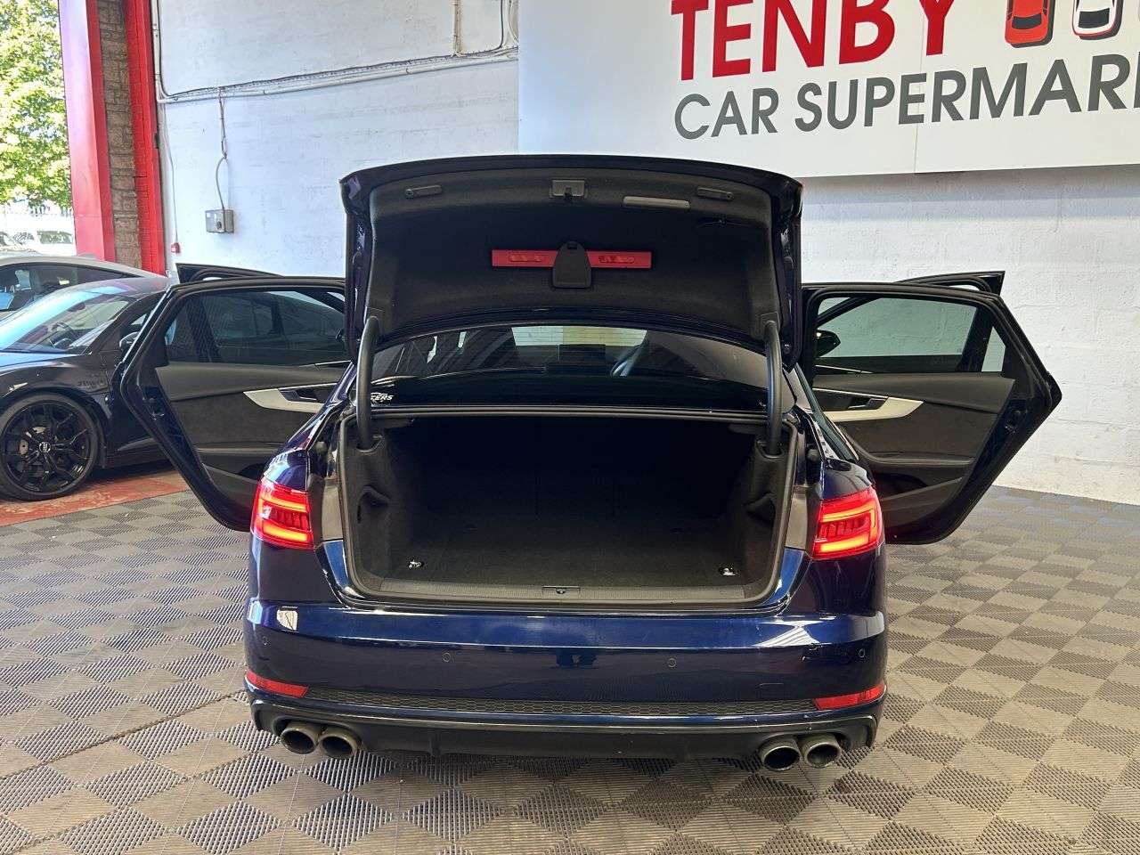 2017 AUDI S4 2017 AUDI S4