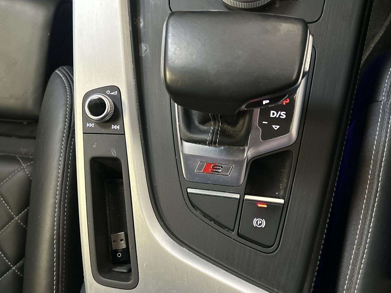 2017 AUDI S4 2017 AUDI S4