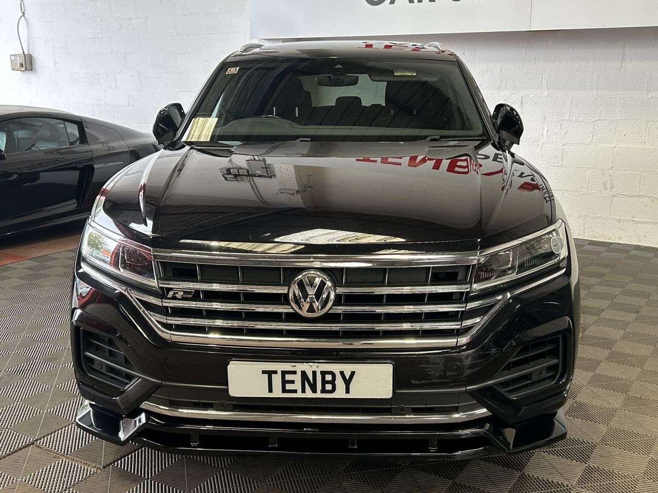 A 2018 VOLKSWAGEN TOUAREG 3.0 TDI V6 R-Line Tech SUV 5dr Diesel Tiptronic 4Motion Euro 6 (s/s) (286 p A 2018 VOLKSWAGEN TOUAREG 3.0 TDI V6 R-Line Tech SUV 5dr Diesel Tiptronic 4Motion Euro 6 (s/s) (286 p