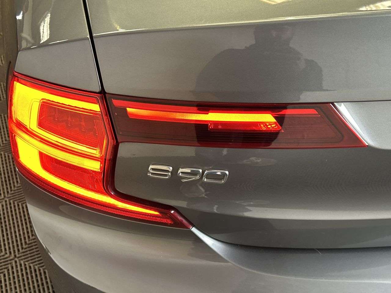 2020 VOLVO S90 2020 VOLVO S90