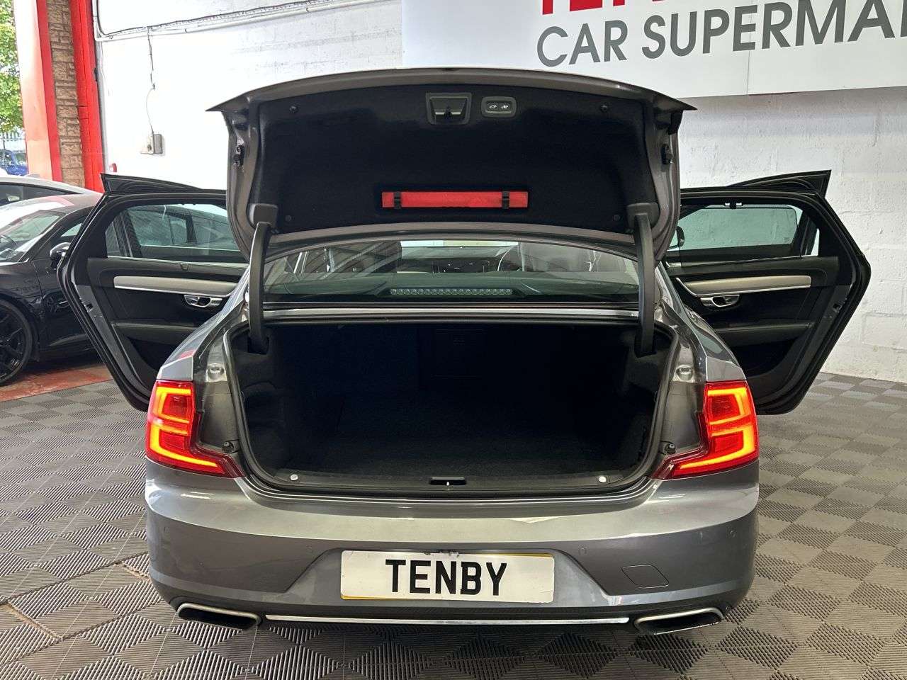 2020 VOLVO S90 2020 VOLVO S90