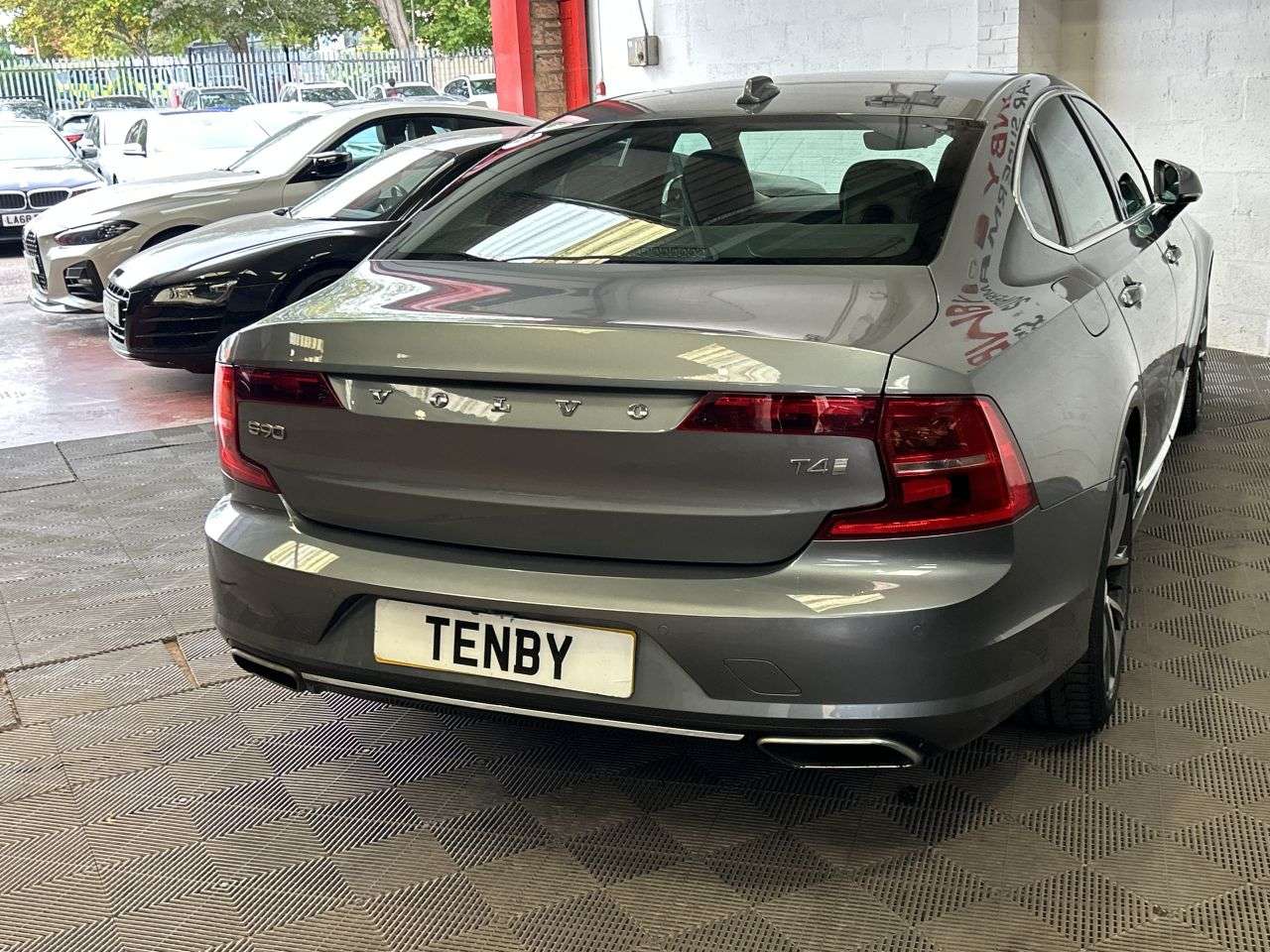 2020 VOLVO S90 2020 VOLVO S90