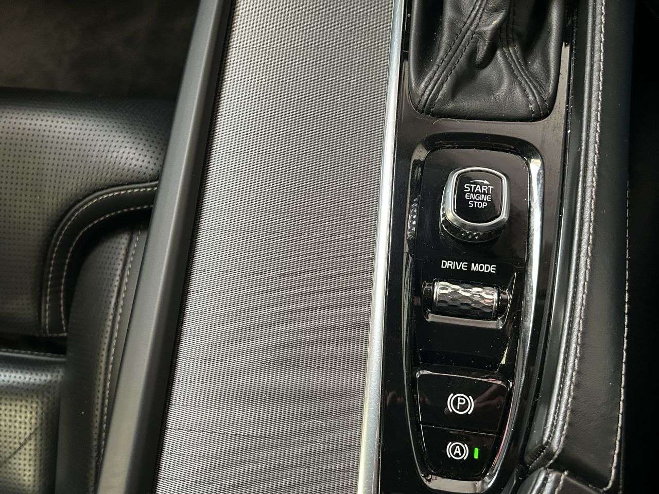 2020 VOLVO S90 2020 VOLVO S90