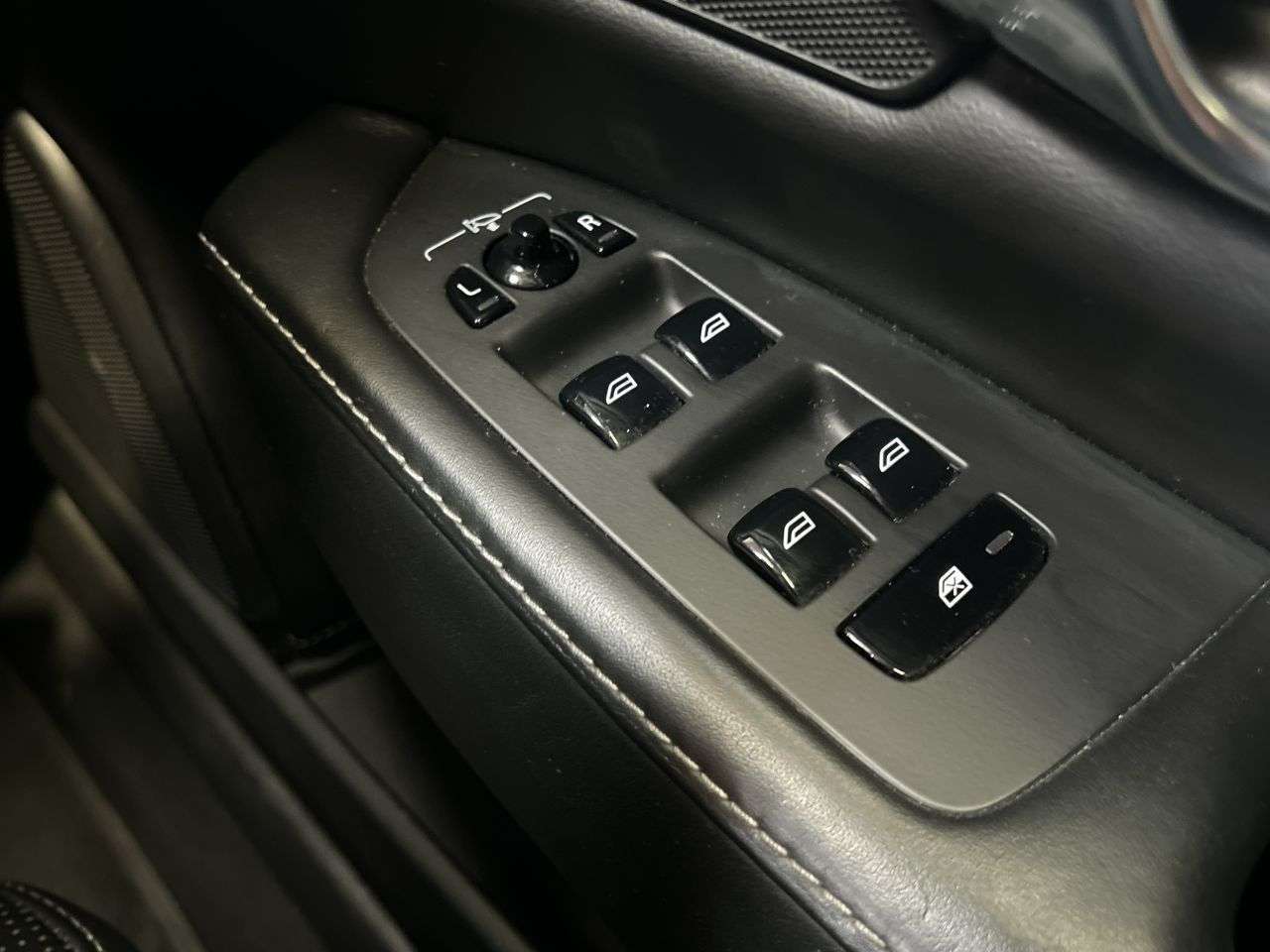 2020 VOLVO S90 2020 VOLVO S90