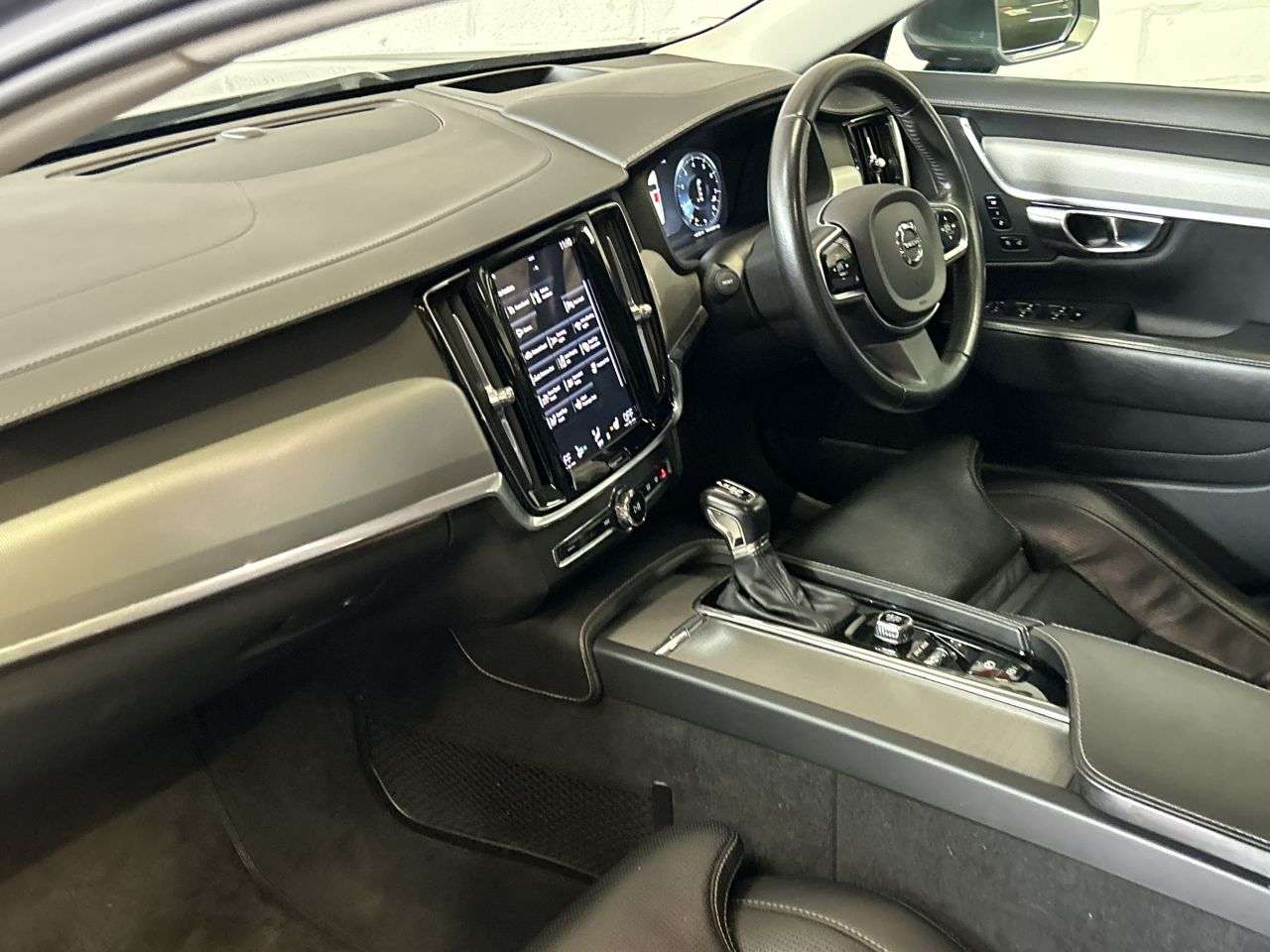 2020 VOLVO S90 2020 VOLVO S90