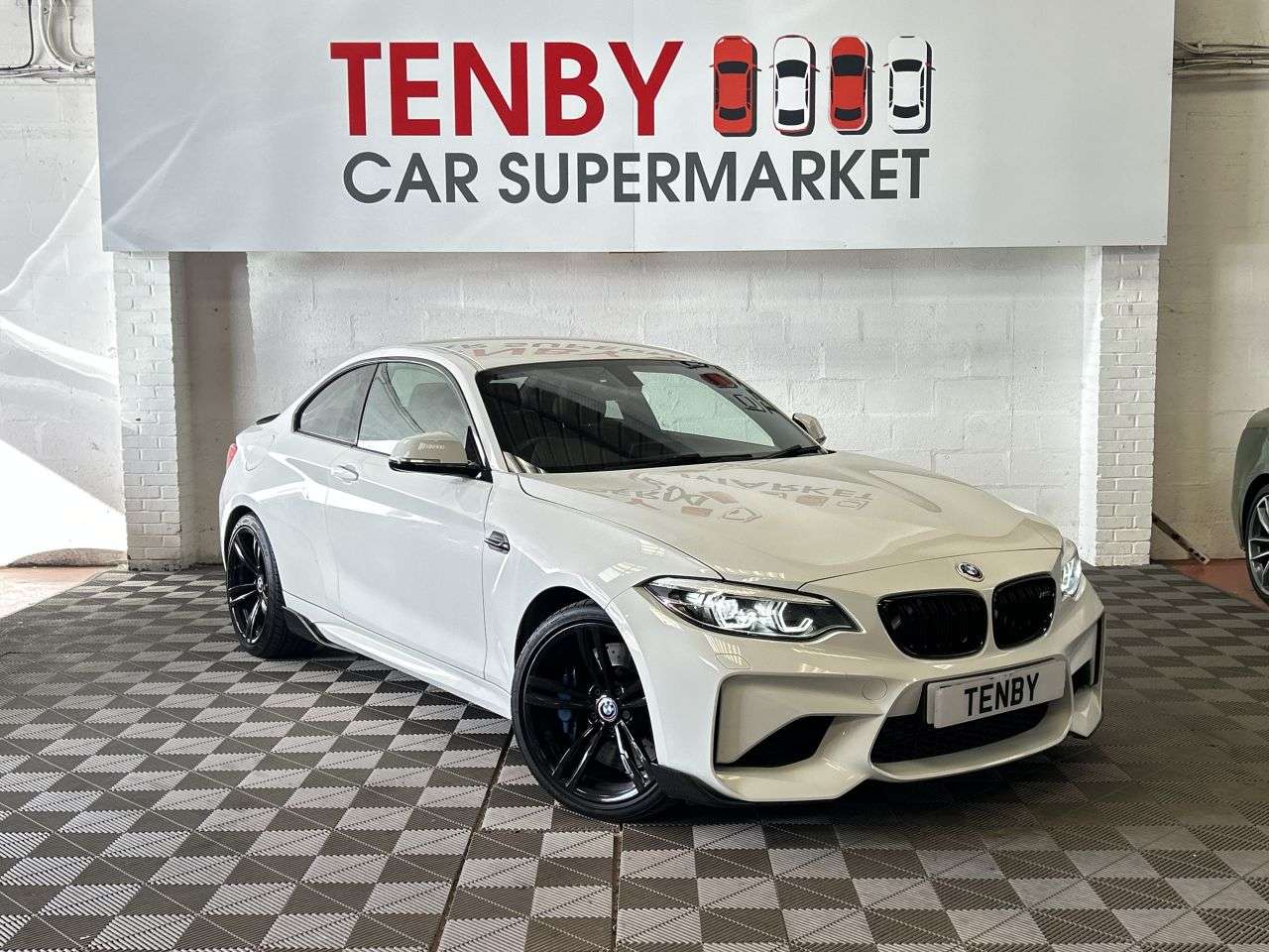 A 2018 BMW M2 3.0i Coupe 2dr Petrol DCT Euro 6 (s/s) (370 ps) A 2018 BMW M2 3.0i Coupe 2dr Petrol DCT Euro 6 (s/s) (370 ps)